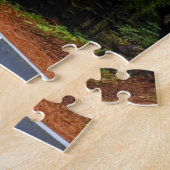 Direkte Straße vor dem Misty Redwood Wald Puzzle (Seite)