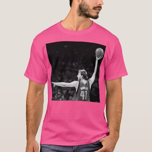 Dirk Nowitzki - Schwarz-weiß T-Shirt (Vorderseite)