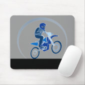 Dirt Biker, der ein Rad macht. Mousepad (Mit Mouse)