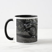Dirt Biking (Schwarz & Weiß) Tasse (Links)