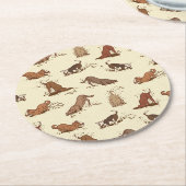 Dirt Digging Hunde - Strandurlaub Muster. Runder Pappuntersetzer (Angewinkelt)