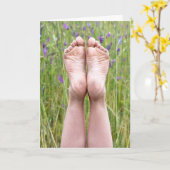 dirty bare feet in wildflowers birthday karte (Gelbe Blume)
