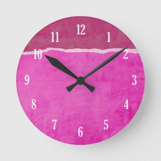 Dirty ripped rosa Papier Runde Wanduhr (Vorderseite)
