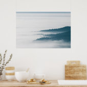 DIschillernde Hügel im Nebel Poster (Küche)