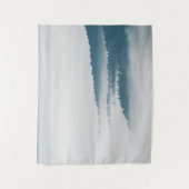 DIschillernde Hügel im Nebel Wandteppich (Vorderseite)