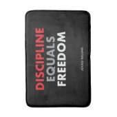 Discipline gleicht Freiheit Jocko Willins Zitat Badematte (Vorderseite Vertikal)