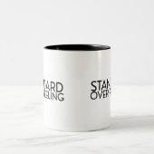 Discipline Over Motivation Minimalist  Zweifarbige Tasse (Mittel)