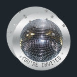 Disco Ball Birthday Party Disco Tanz Party Circle Einladung<br><div class="desc">Erinnern Sie sich an Diskobälle? Schwarze Lichter? Wenn Sie alt genug sind, um sich zu erinnern, ist dies die Disko-Party Einladung für Sie - Groovy Kreis Form. Das Foto einer alten Schule, Silberspiegel Disco-Ball auf einem grauen silberfarbenen Hintergrund mit verstreuten Imitaten silberne Glitzer Sterne. Lass die guten Zeiten rollen! Liest...</div>