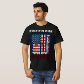 Distressed American Flag Freedom Is Not Free T-Shirt (Vorne ganz)