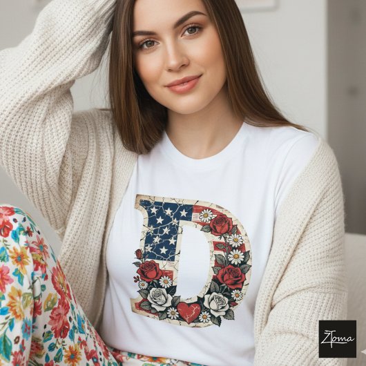 Distressed Flag Buchstabe D Florales Monogramm T-Shirt