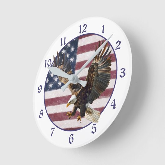 Distressed Flag Eagle Landing Runde Wanduhr (Winkel)