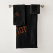 Distressed Name Bath Towels (Black & Rust) Badhandtuch Set (Insitu)