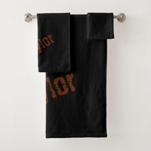 Distressed Name Bath Towels (Black & Rust) Badhandtuch Set (Insitu)