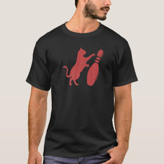 Distressed Style Süße Katze wirft Bowling-Kegel um T-Shirt
