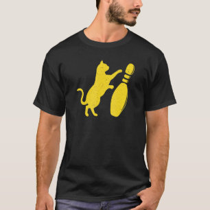 Distressed Style Süße Katze wirft Bowling-Kegel um T-Shirt