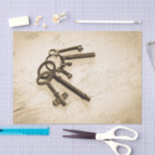 Distressive antike Skeletttasten auf Schlüsselring Seidenpapier (Handwerk)