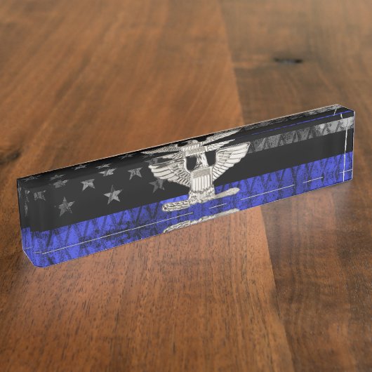 Distressive Flagge mit Oberst Thin Blue Line Namensplakette (Seite)