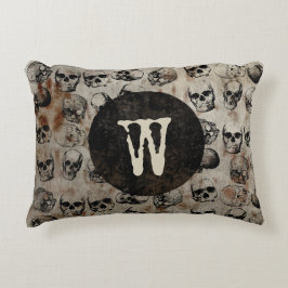 Distressives Halloween-Monogramm Dekokissen