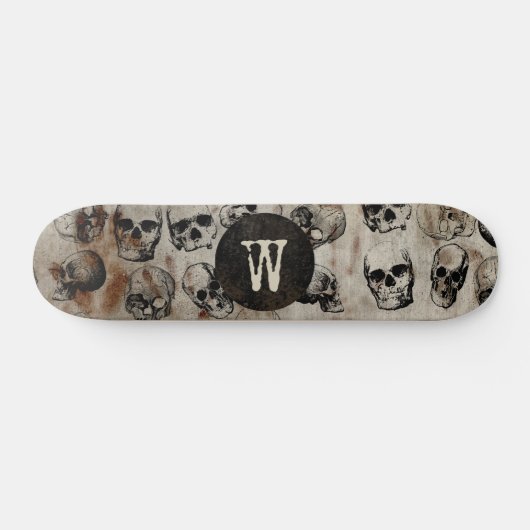 Distressives Halloween-Monogramm Skateboard (Horizontal)