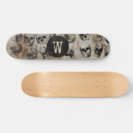 Distressives Halloween-Monogramm Skateboard