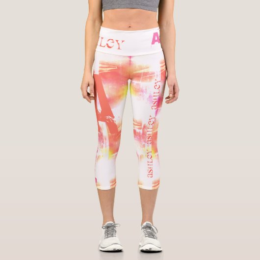 Distrestierte Abstrakte Wiederholungsnamen 6 Buchs Capri Leggings (Vorderseite)
