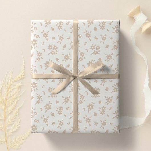 Ditsy-Blumenmuster gedämpft neutral blass creme be Geschenkpapier
