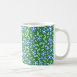 Ditsy Bright Blue Periwinkles auf grüner Flora Kaffeetasse