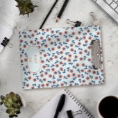 Ditsy Coral Daisies – Mini Floral Seamless Pattern Klemmbrett