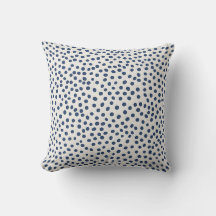 Ditsy Dots Throw Kissen