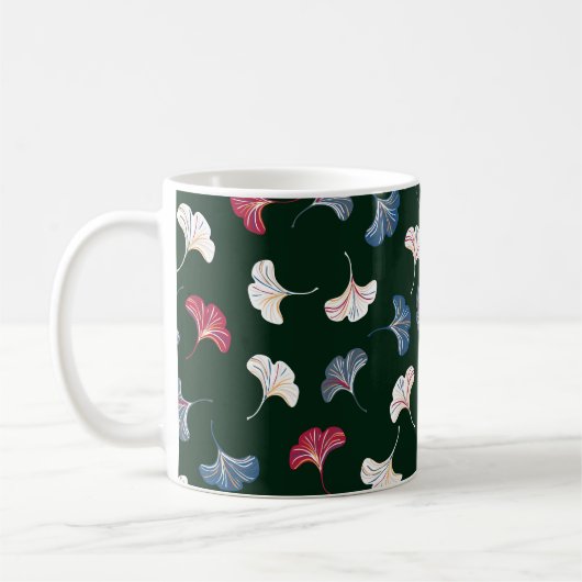 Ditsy Ginkgo: Dunkler Herbst Nahtlos. Kaffeetasse (Links)