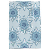 Ditsy Snowflake pattern backgrounds textures Mittlere Geschenktüte (Rückseite)