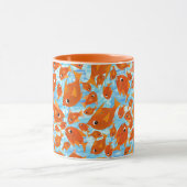 Ditzy Orange Fish on Watery Blue Ringer Tasse (Zentrum)