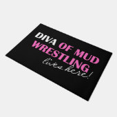"DIVA des Mud Wrestlings lebt hier!" Fußmatte (Schrägansicht)