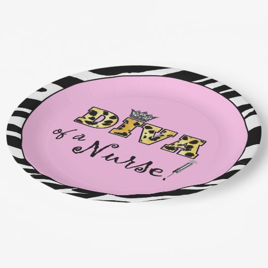 "DIVA einer Krankenschwester!" Pappteller (Schrägansicht)