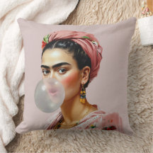 Diva mit Blumenschal blühendem Kaugummi