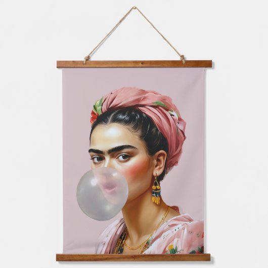 Diva mit Blumenschal blühendem Kaugummi Wandteppich Mit Holzrahmen (Vorderseite)