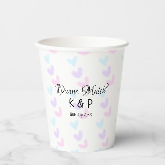 Divine match add pair name Letter heart Pappbecher (Vorderseite)