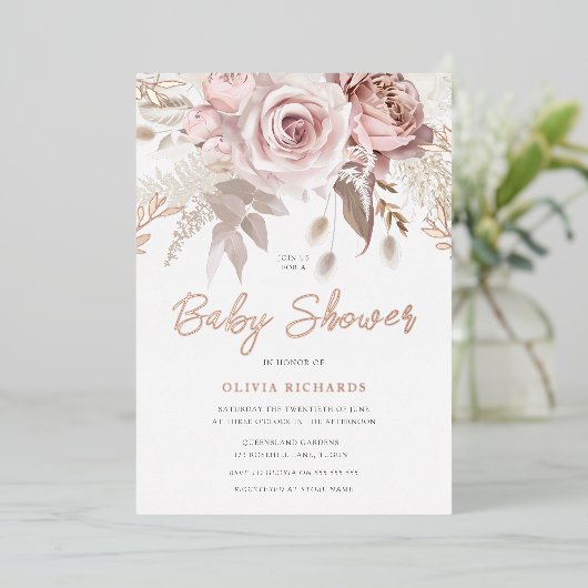 Divine Rose Gold Blush Bloral Baby Dusche Folieneinladung (Stehend vorne)