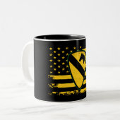 Division Cavalry Zweifarbige Tasse (Vorderseite Links)