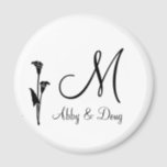 DIY Tulip Logo mit Monogramm Magnet<br><div class="desc">Einfache,  schwarz zeichnend Linie vor weißem Hintergrund. Fügen Sie einfach Ihr Monogramm,  Namen,  Hochzeitstermine oder anderen Text zu diesem Design hinzu. Ideal für Gastgeschenke Hochzeiten,  Dekoration und Design mit Tulpenthemen.</div>