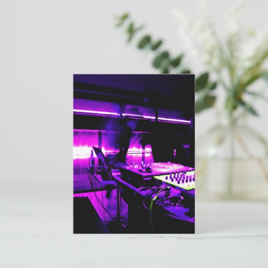 DJ 2 POSTKARTE (Stehend Vorderseite)