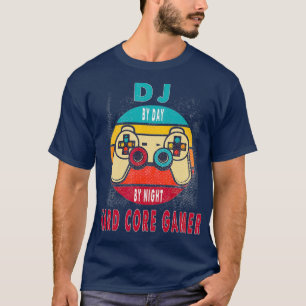 DJ bei Tag bei Nacht Hardcore-Gamer Gaming-Geschen T-Shirt