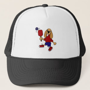 DJ, Cockerspaniel, der Pickleball Cartoon spielt Truckerkappe