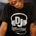 DJ deinen Namen white auf black kids T - Shirt<br><div class="desc">Original Grafikmusik dj Kinder T - Shirt. Ein großartiges Geschenk für junge DJs und Musiker. Dieses grafische Tee wurde von Sarah Trett einzigartig entworfen.</div>