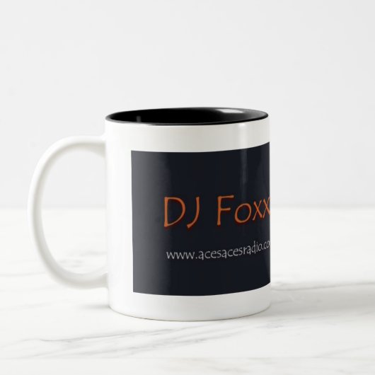 DJ Foxxy Zweifarbige Tasse (Links)