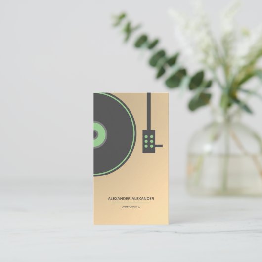 DJ Gold Imitats & Green Turntable Minimalistisch Visitenkarte (Stehend Vorderseite)