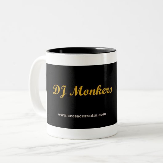 DJ Monkers Zweifarbige Tasse (Vorderseite Links)