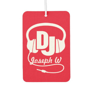 DJ-Name Kopfhörer weiß auf der roten Luftfräse Autolufterfrischer
