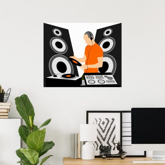 DJ Spinning Vinyl bei Decks Poster (Heimbüro)
