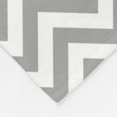 Dk Grau Lg Zickzack Karkohlefolie 3 Monogramm Fleecedecke (Ecke)